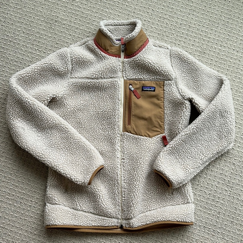 Women’s Patagonia Classic Retro-X Jacket in Natural with Nest Brown